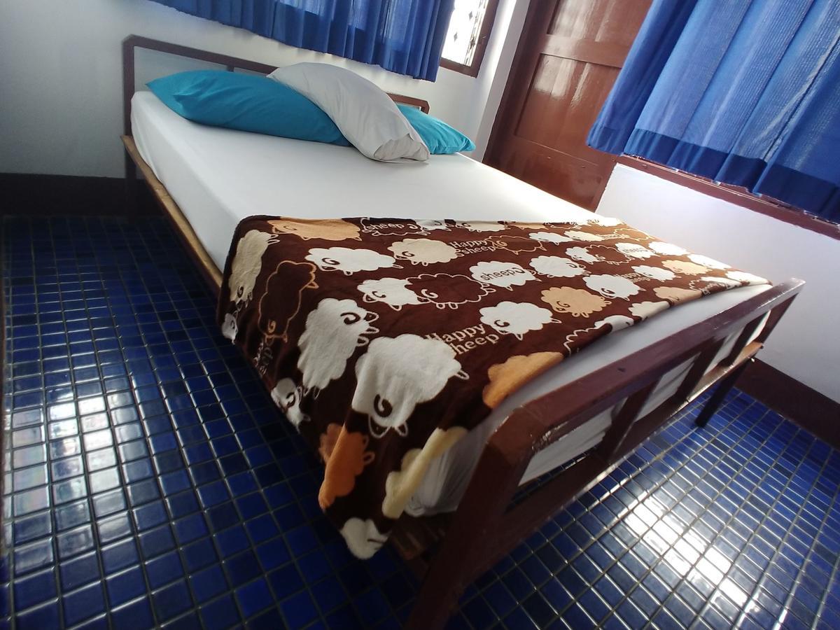Prasuri Guest House Bangkok Bagian luar foto