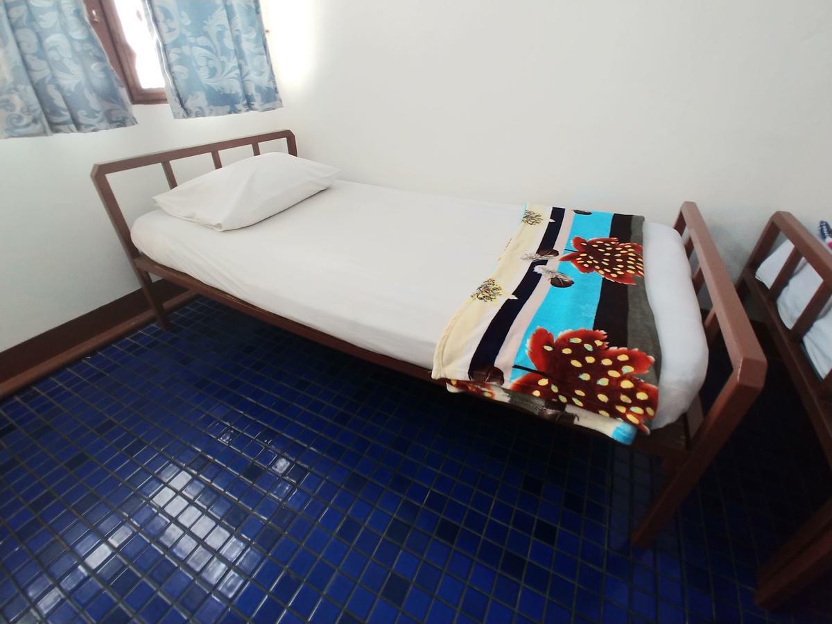 Prasuri Guest House Bangkok Bagian luar foto