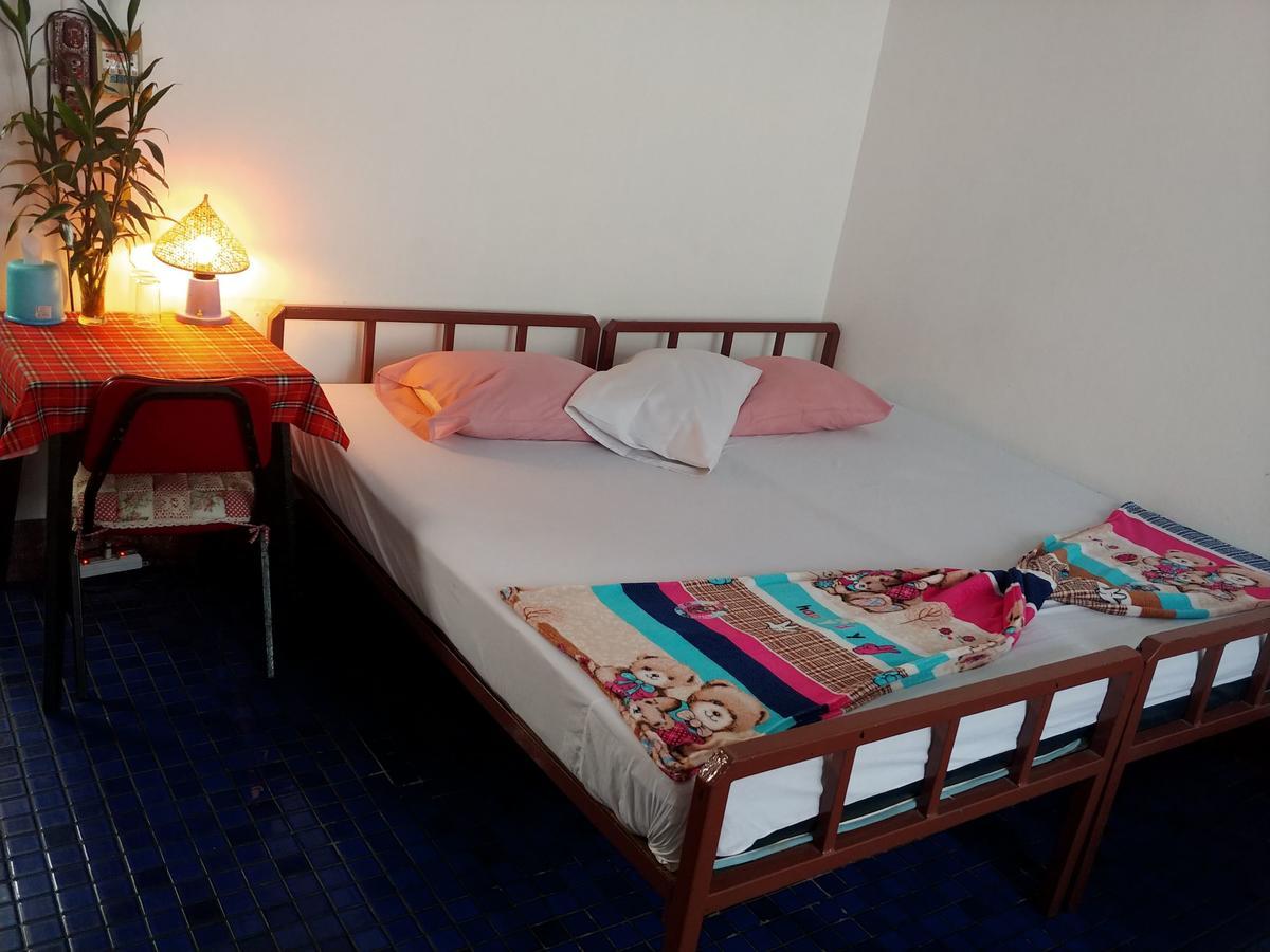 Prasuri Guest House Bangkok Bagian luar foto