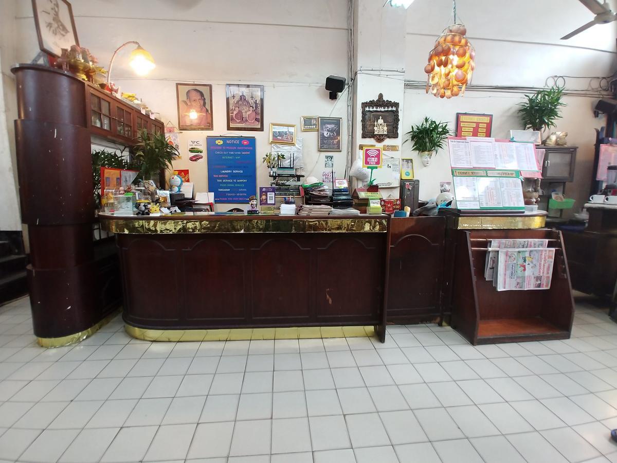 Prasuri Guest House Bangkok Bagian luar foto