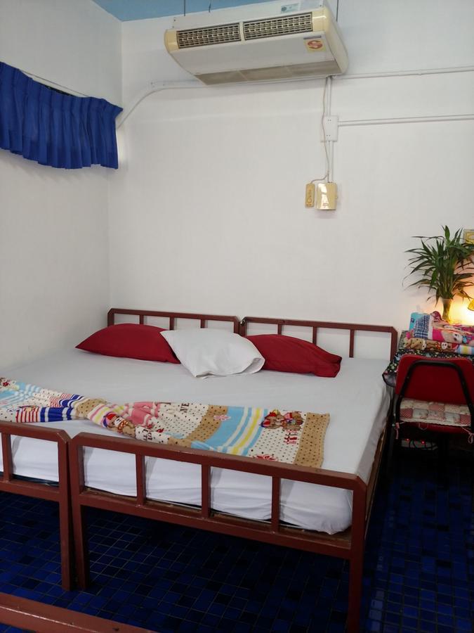 Prasuri Guest House Bangkok Bagian luar foto