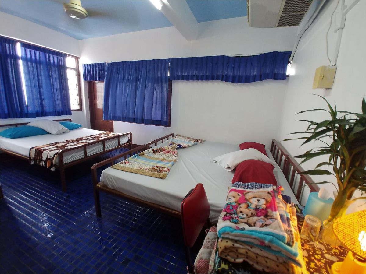 Prasuri Guest House Bangkok Bagian luar foto